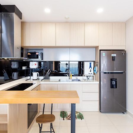 Home, Cosy&Luxury Apartment - 5Mins To Airport, Free Pool&Gym, Airport Pick Up Service Хошимін Екстер'єр фото